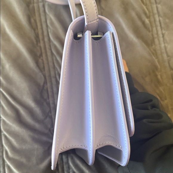 Burberry White Crossbody Bag with Gold Logo - Picture 10 of 12